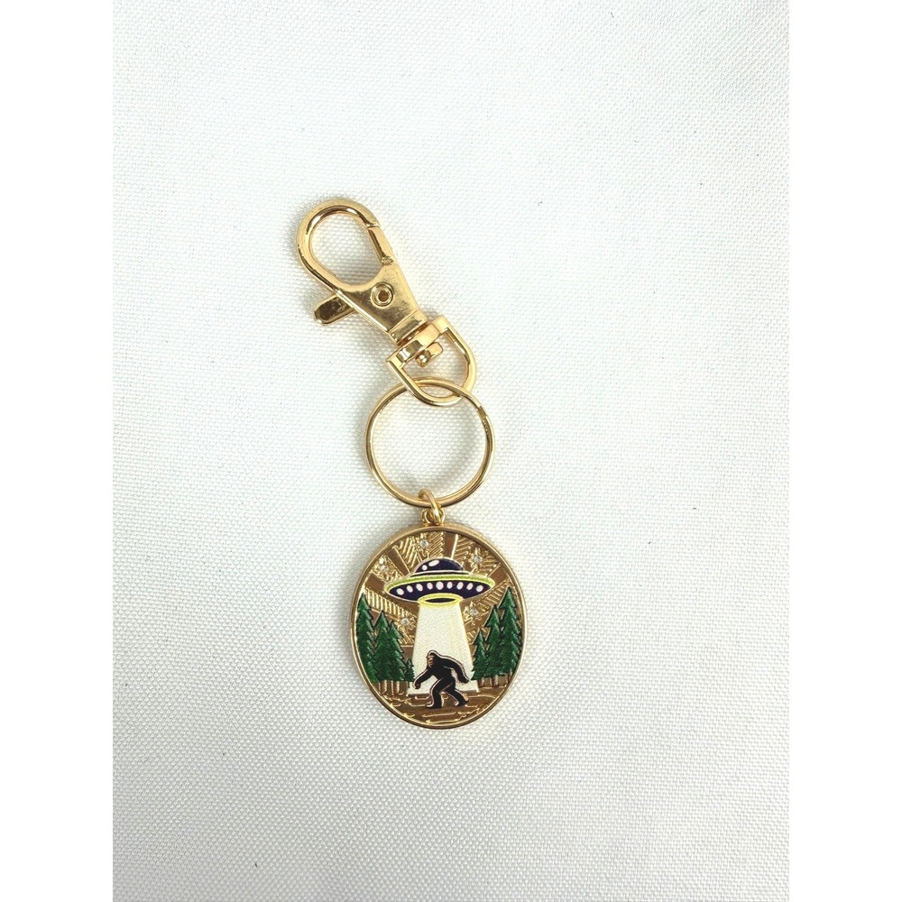 UFO Bigfoot Keychain Gold Enamel Sasquatch Alien Spaceship Cryptid Key Ring - Picture 2 of 4